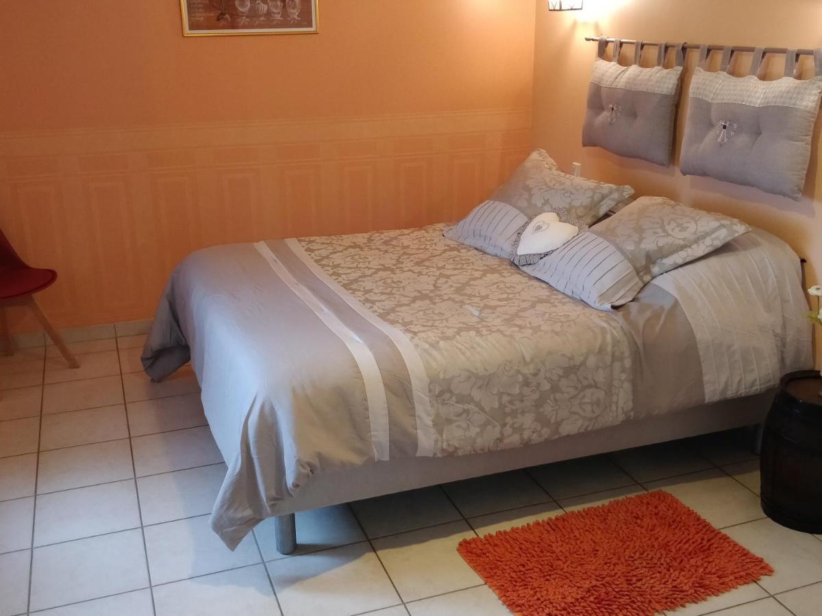 Le Logis Du Livier Otel Saint-Georges-sur-Layon Dış mekan fotoğraf