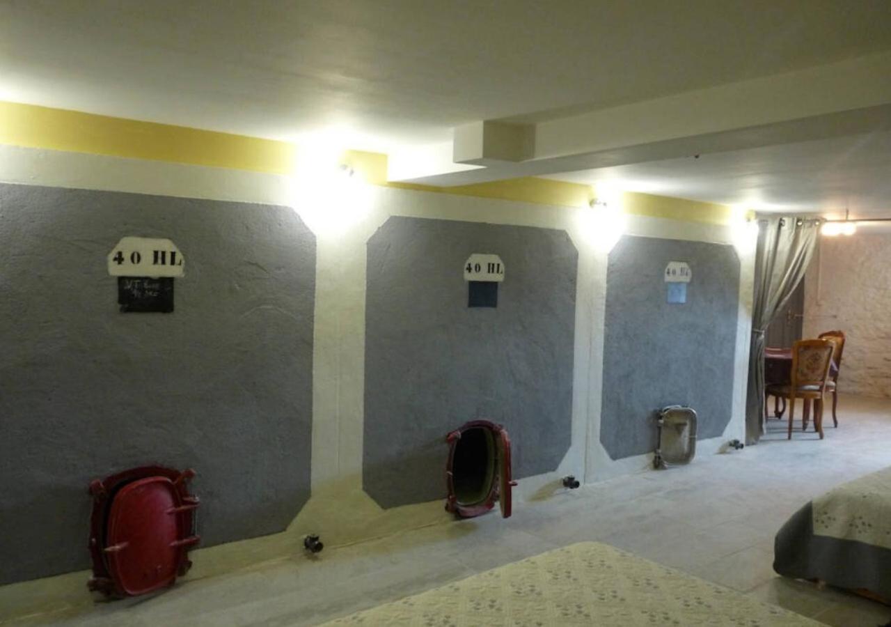 Le Logis Du Livier Otel Saint-Georges-sur-Layon Oda fotoğraf